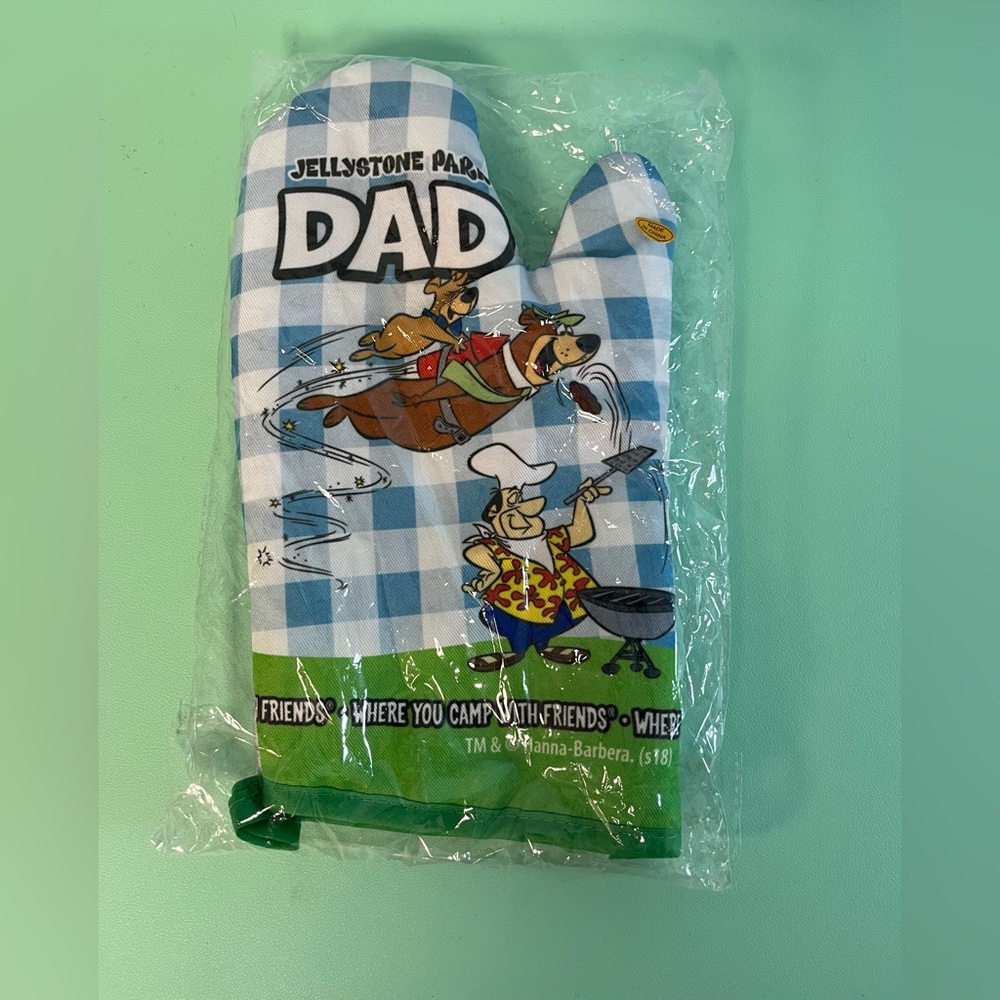 JellyStone Park Dad Oven Mitt, Brand New in Packaging, Oven Mitt, Kitchen Safety